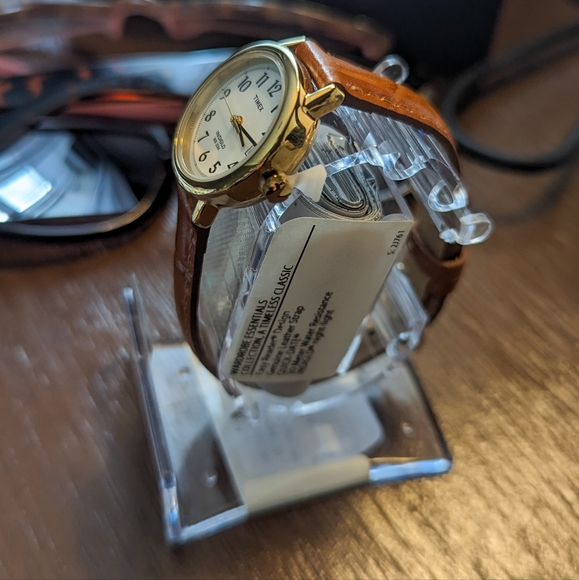 Timex Wardrobe Essentials Collection Watch, Genuine Leather, NWT - Picture 7 of 8